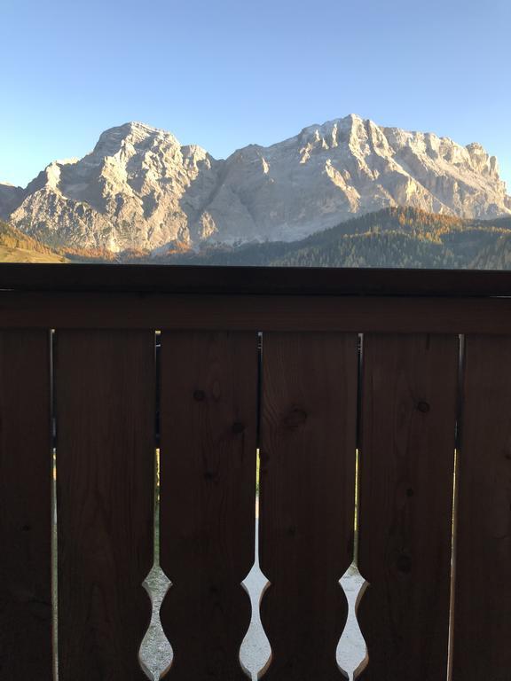 Ciasa Raut Apartment La Valle Bagian luar foto