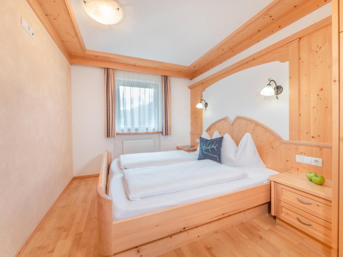 Ciasa Raut Apartment La Valle Bagian luar foto