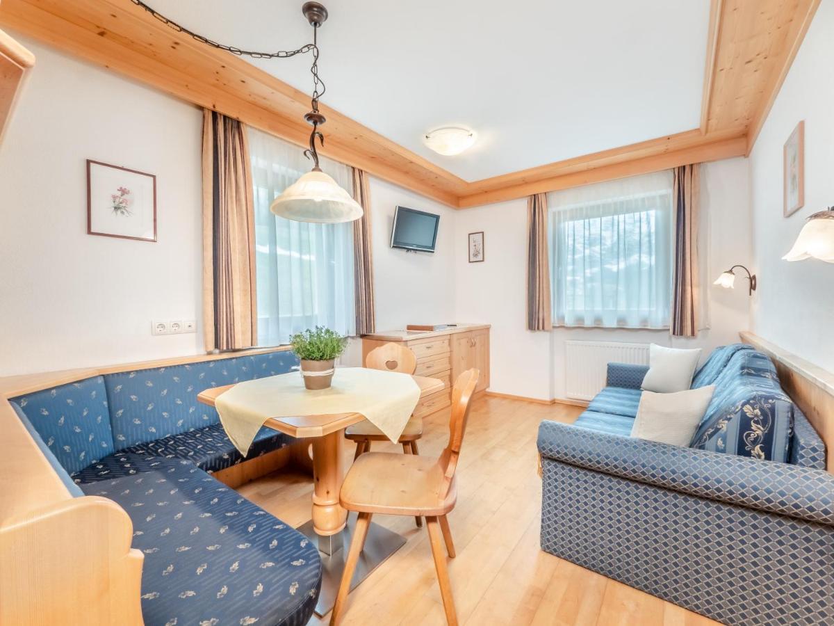 Ciasa Raut Apartment La Valle Bagian luar foto